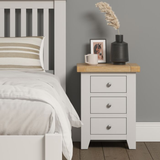 Windsor 3 Drawer Bedside Table – Ivory/Oak