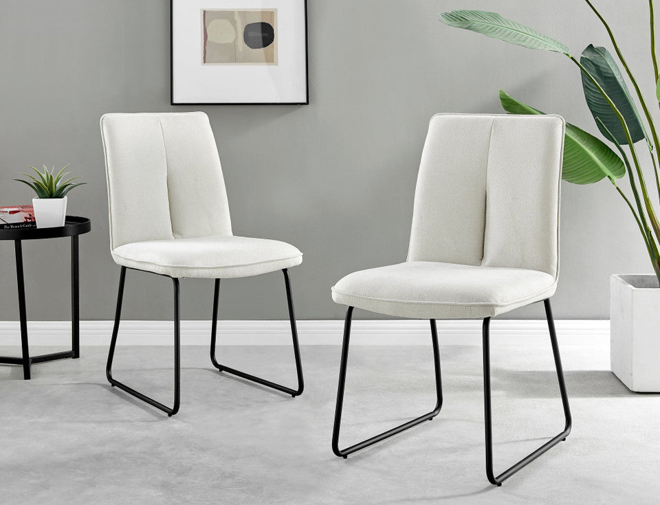 Novara White Gloss Black Leg Round Dining Table & 4 Halle Chairs