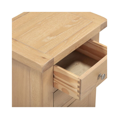 Windsor 3 Drawer Bedside Table – Natural Oak
