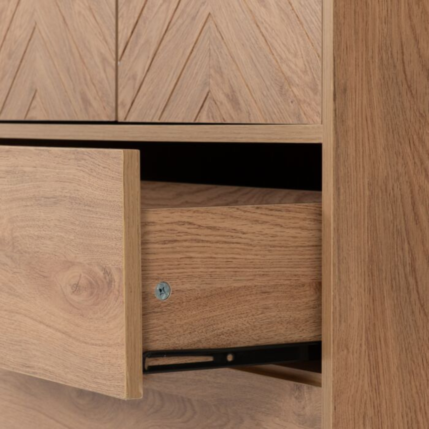Leon 2 Door 2 Drawer Cabinet – Medium Oak Effect Storage Unit