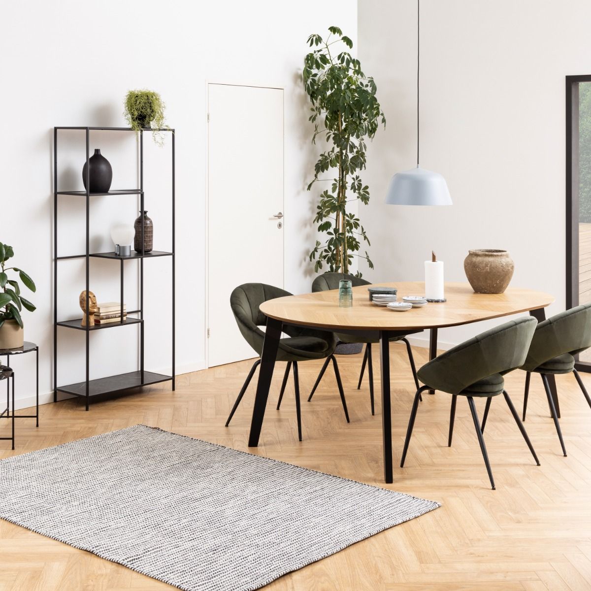 Georgetown Round Dining Table in Oak and Black