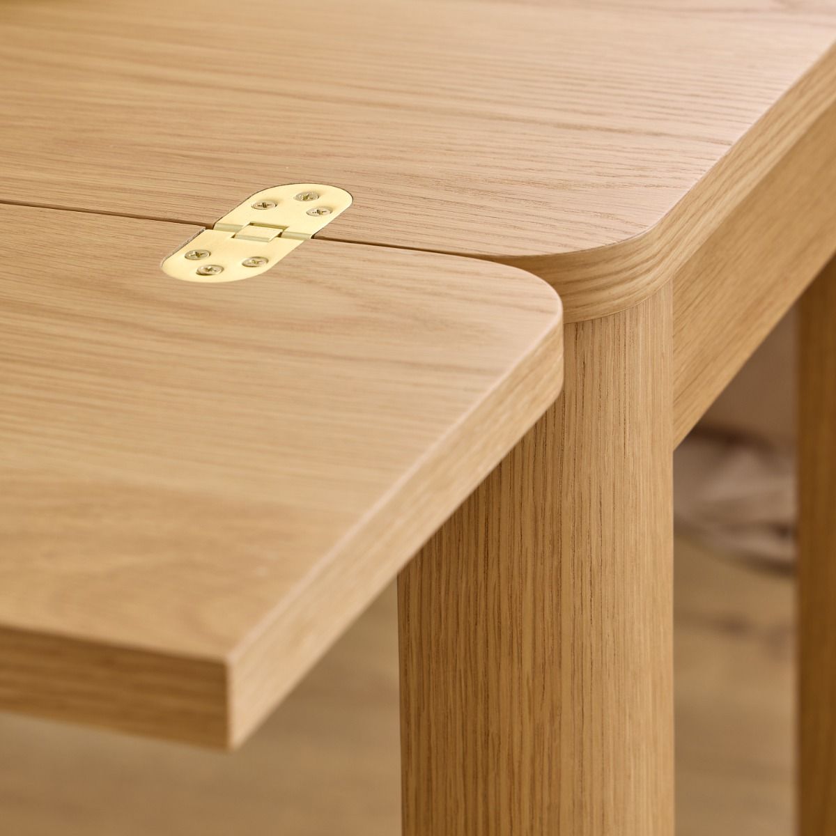 Southampton Extendable Rectangular Dining Table in Matt Oak 90x120cm
