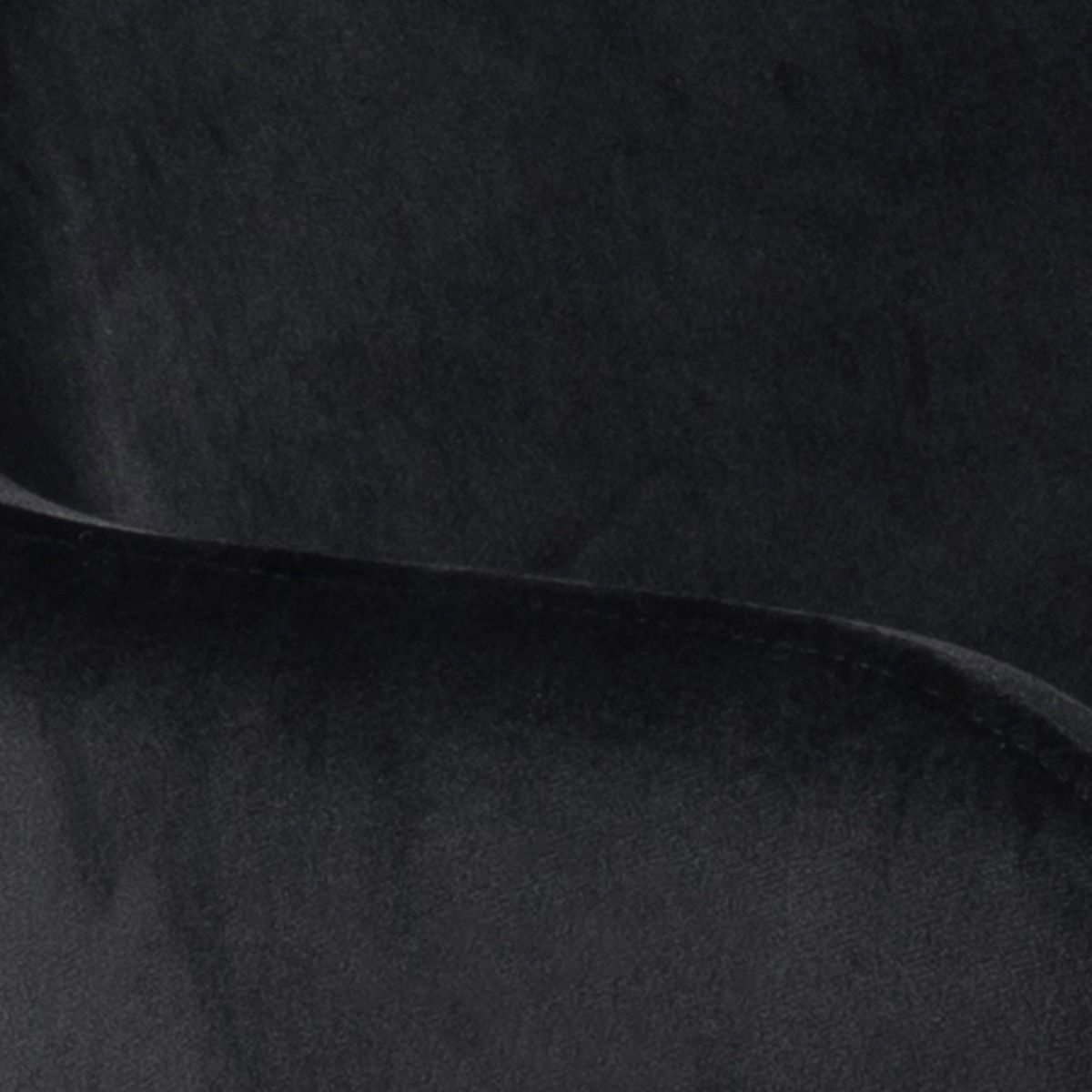 Christo Dining Table in Oak 220x105cm including 6 Lima Dining Chairs with Armrest in Black