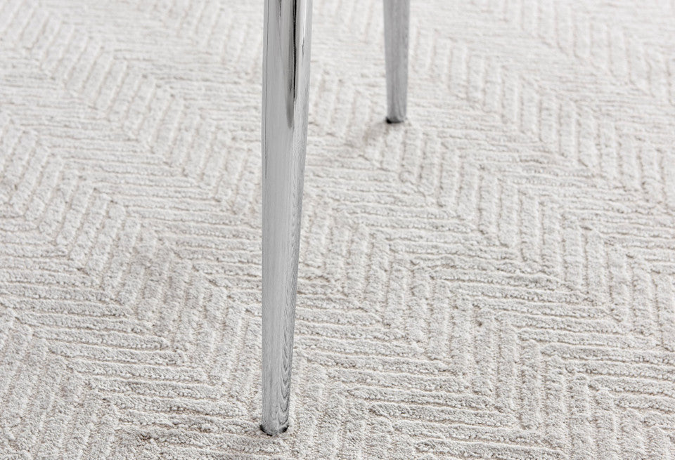 Novara White Marble Round Dining Table & 4 Calla Silver Leg Chairs