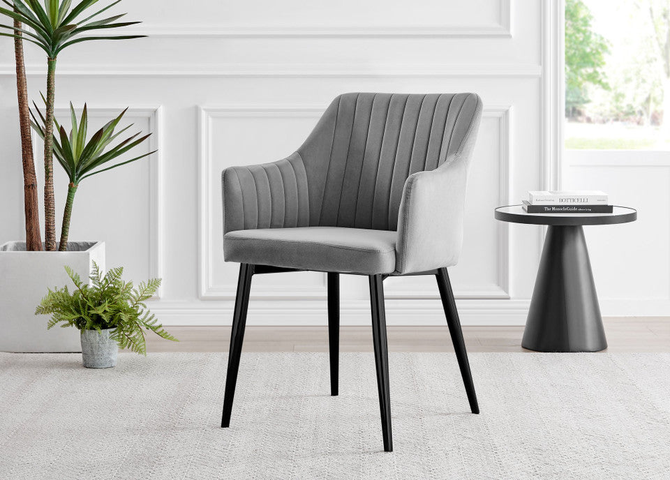 Novara Grey Concrete Effect Black Leg Round Dining Table & 4 Calla Black Leg Chairs