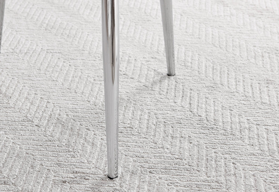 Novara White Marble Round Dining Table & 4 Calla Silver Leg Chairs