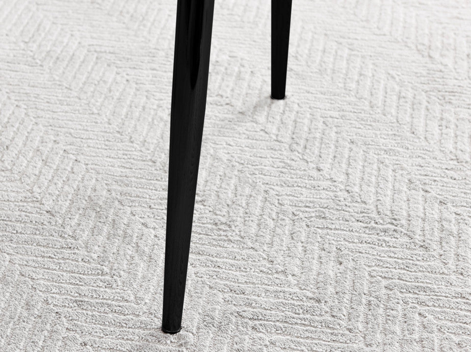 Imperia High Gloss White Dining Table & 6 Calla Black Leg Chairs