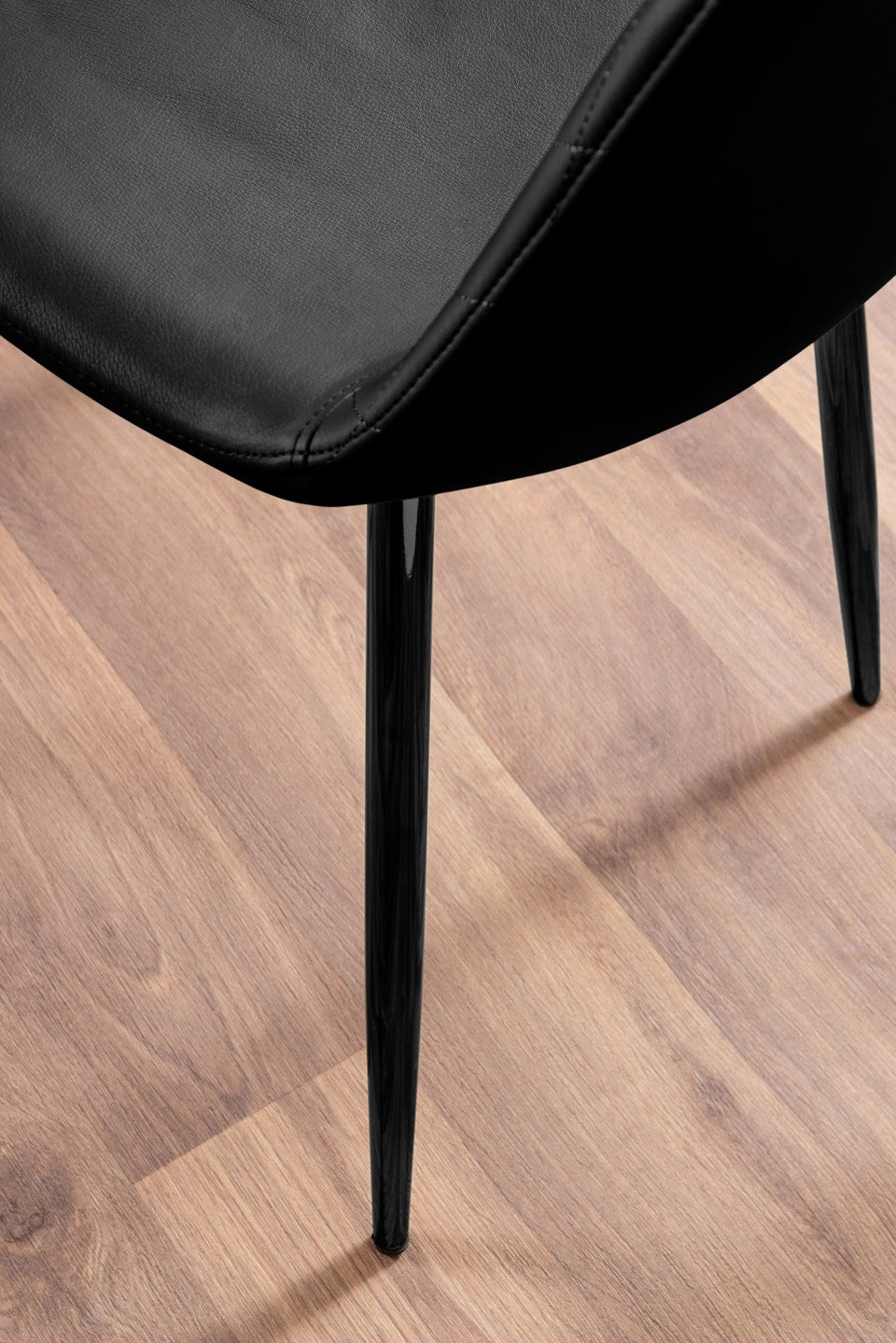 Novara White Gloss Black Leg Round Dining Table & 4 Corona Black Leg Chairs