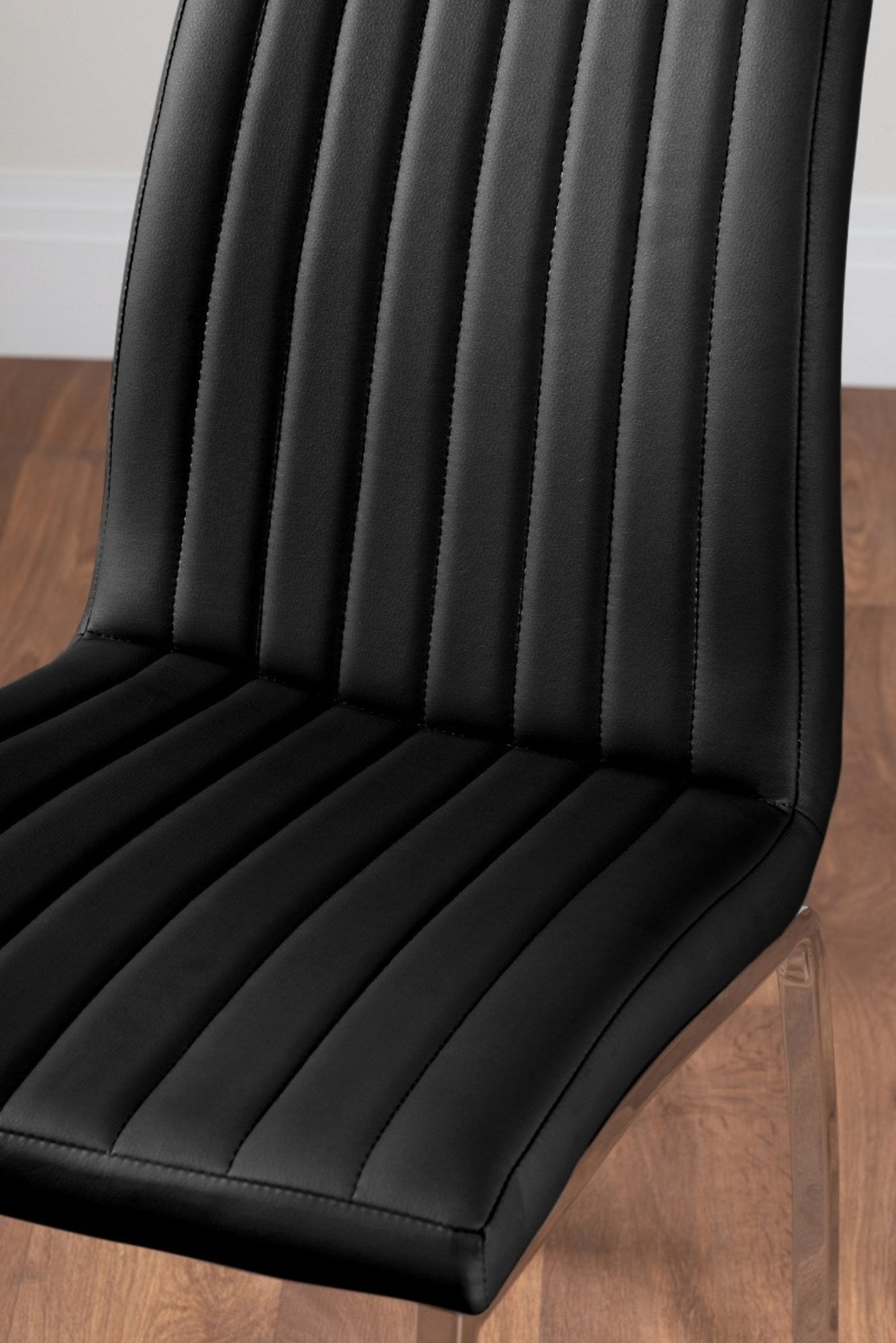 Imperia 6 Dining Table and 6 Isco Chairs