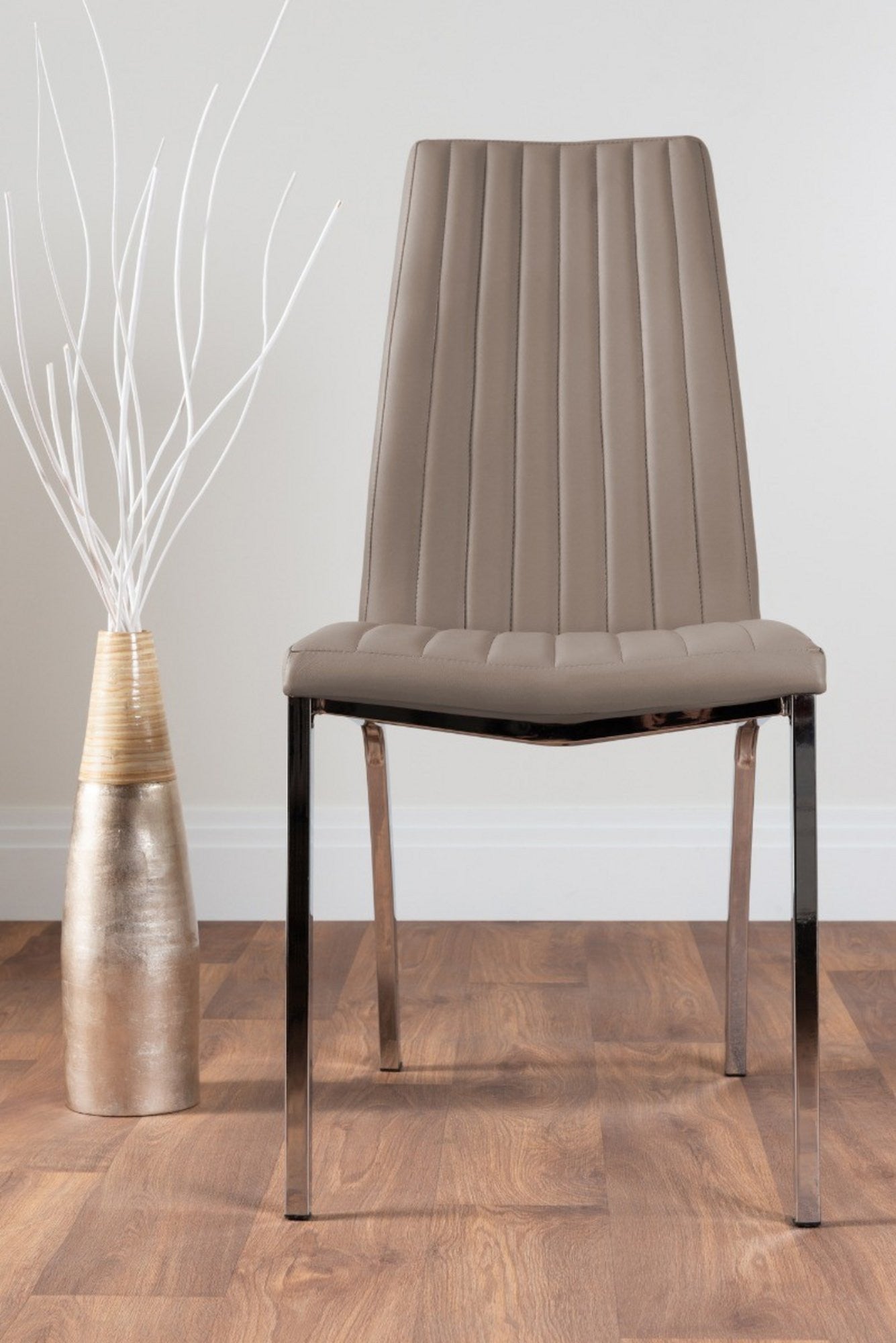 Imperia 6 Dining Table and 6 Isco Chairs