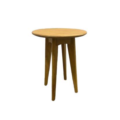 Taberno Oak Round Wine Table – Solid Oak with Natural Lacquer Finish
