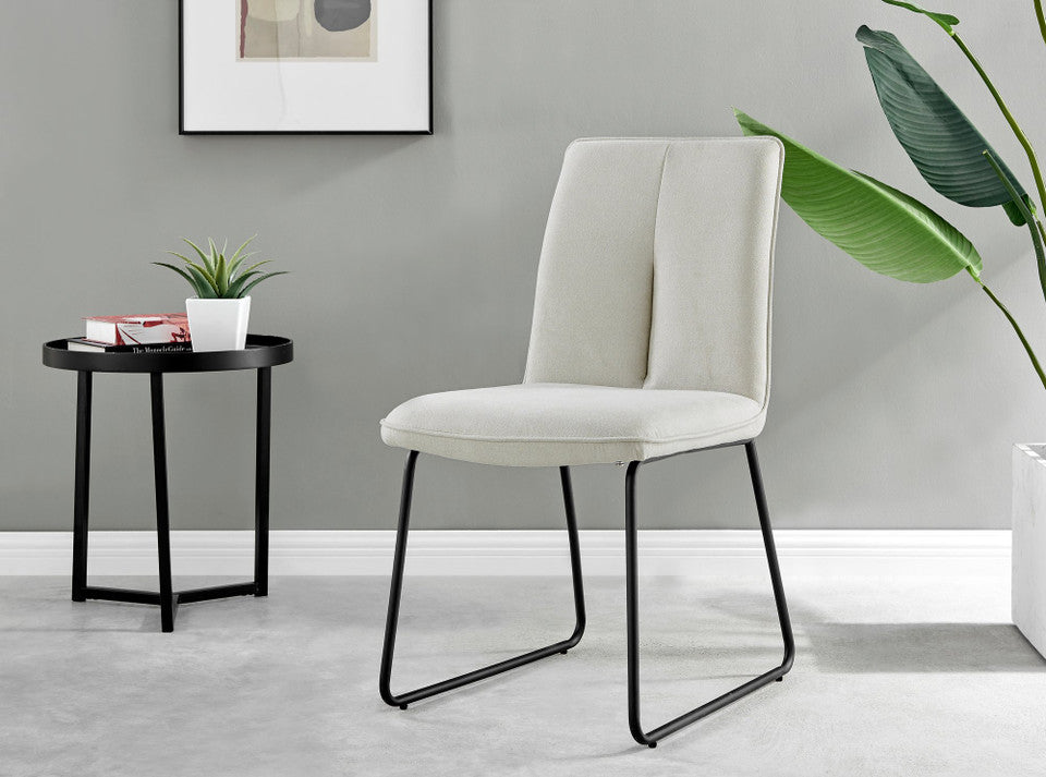 Novara White Gloss Black Leg Round Dining Table & 4 Halle Chairs