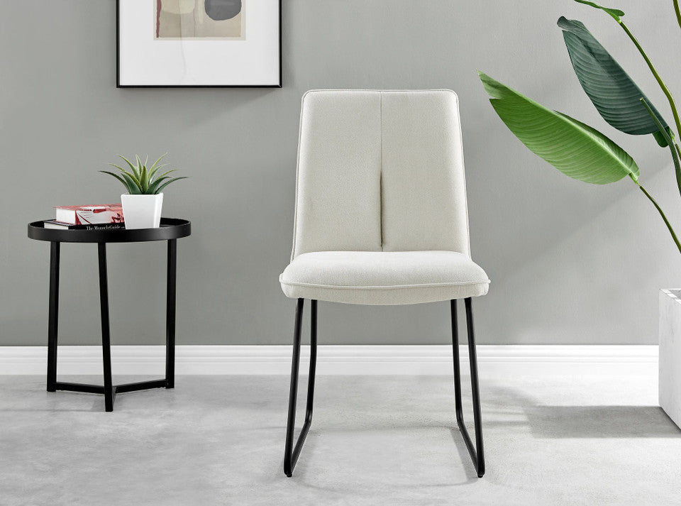 Novara White Gloss Black Leg Round Dining Table & 4 Halle Chairs