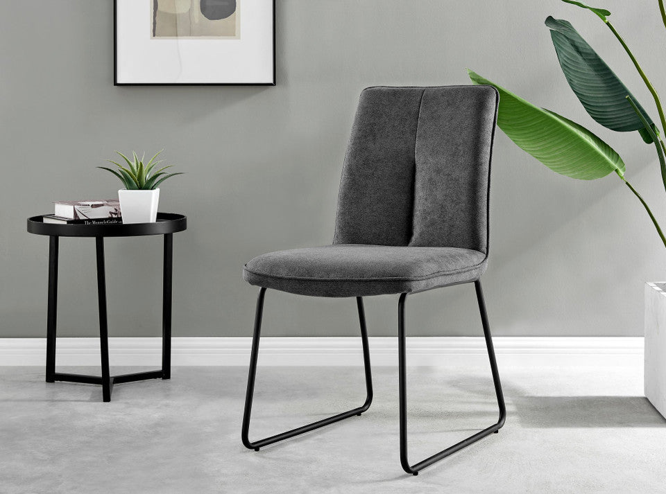 Novara White Gloss Black Leg Round Dining Table & 4 Halle Chairs