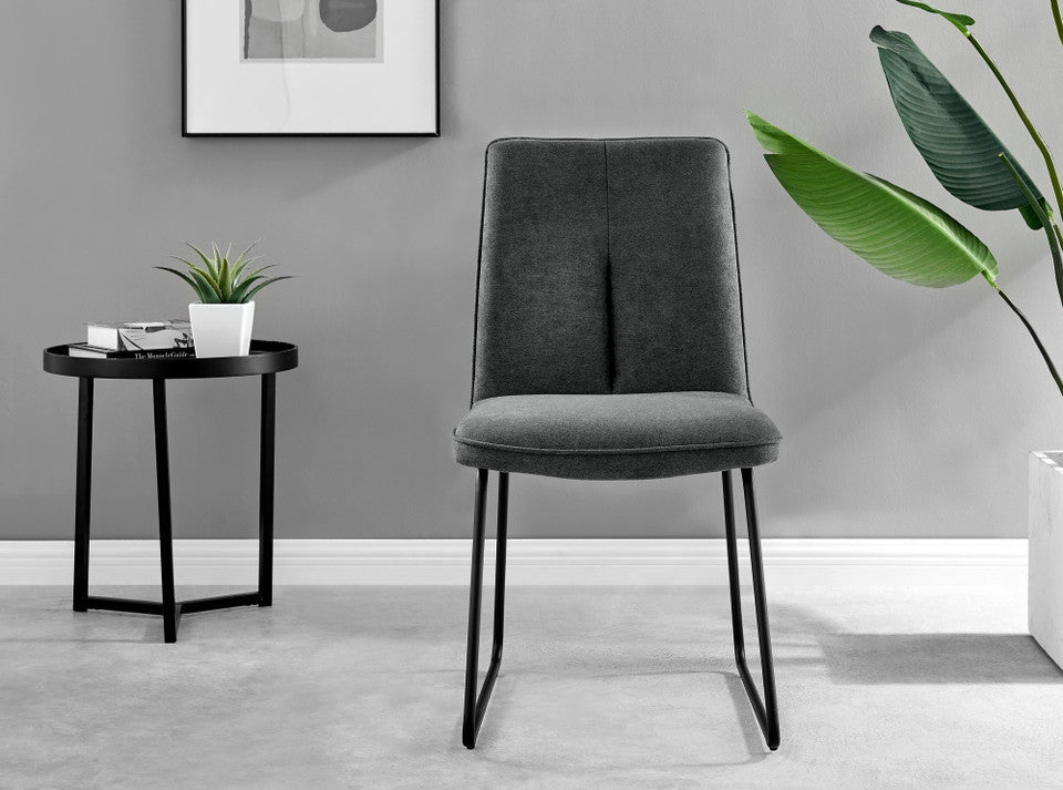 Novara White Gloss Black Leg Round Dining Table & 4 Halle Chairs