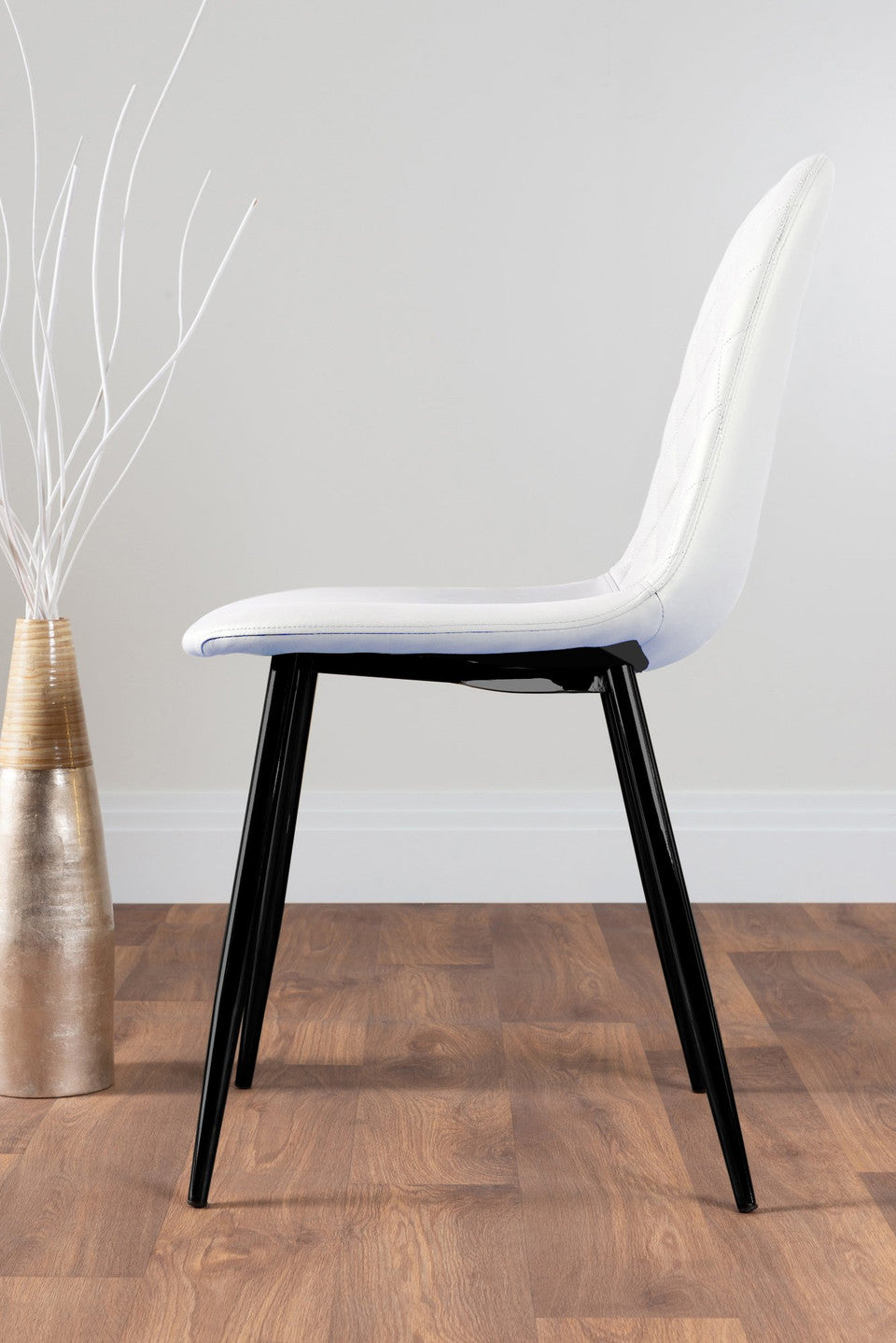 Novara White Gloss Black Leg Round Dining Table & 4 Corona Black Leg Chairs