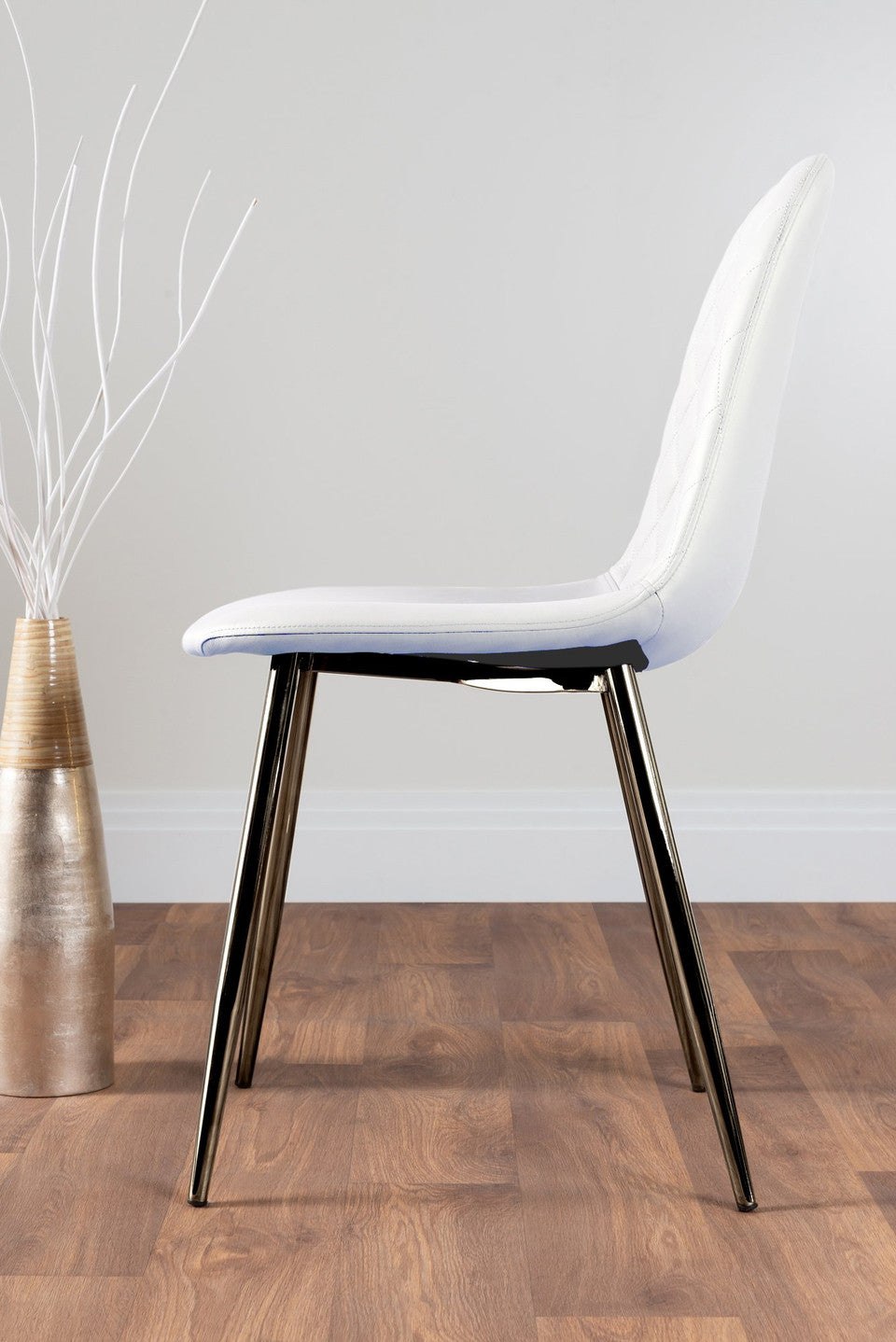 Novara White Marble Round Dining Table & 4 Corona Silver Leg Chairs